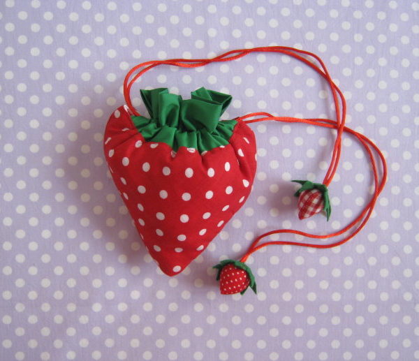 Portachiavi Fragola Con Ciondolo Coniglietto: Accessorio Carino E Adorabile Per Borse, Chiavi O Agenda, Realizzato A Mano