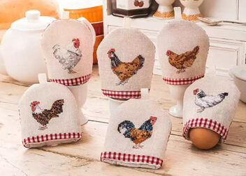 Унікальна річ "egg cosy" ("грілка для яєць"). Викрійка та схема вишивки