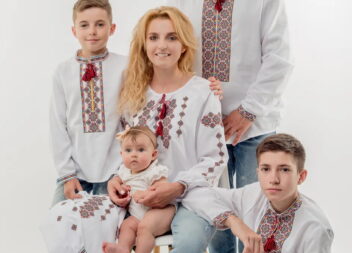 Вишиванки для всієї родини: вибір моделей для дорослих та дітей