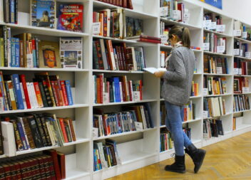Біографічна література: як життя відомих людей впливає на читачів