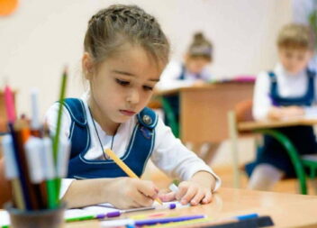 Як вибрати ручку для першокласника. Поради від "Akvarel"