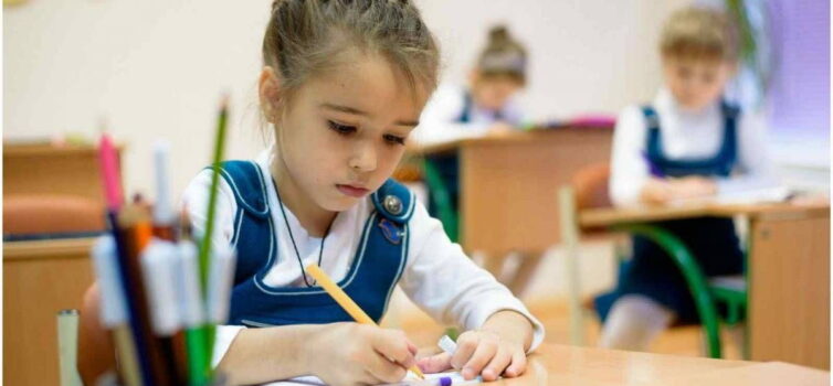 Як вибрати ручку для першокласника. Поради від "Akvarel"